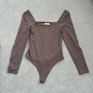 Aritzia Babaton Taupe Squareneck Bodysuit